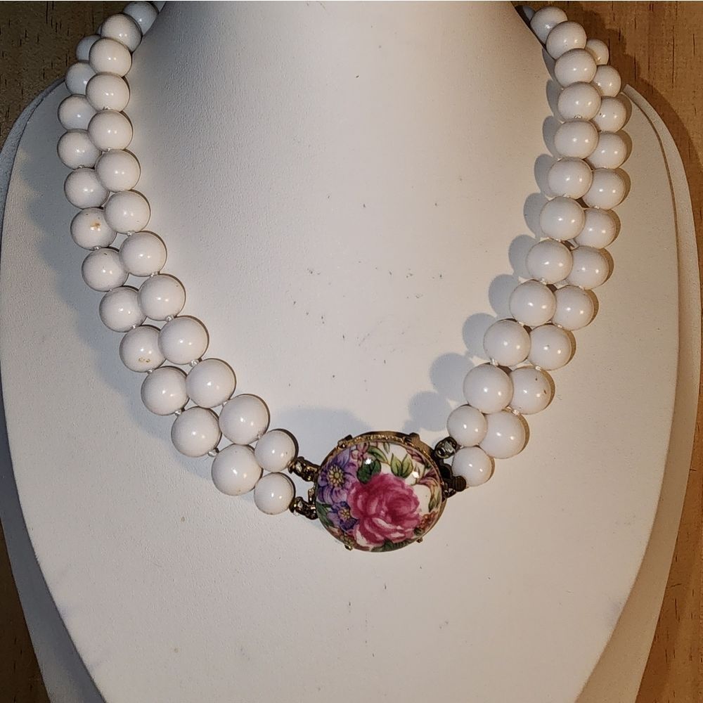 Vintage Japan 2 Strand White Faux Pearl Necklace 16" Excellent Condition - Picture 2 of 10